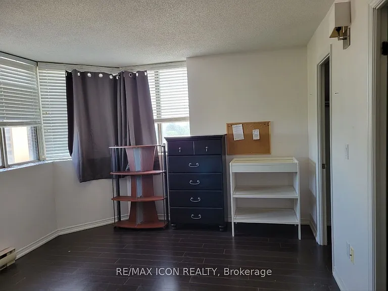 695 Richmond St #1211 — Photo 3