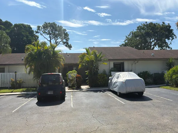 6102 Woodlake Blvd, Greenacres, FL 33463