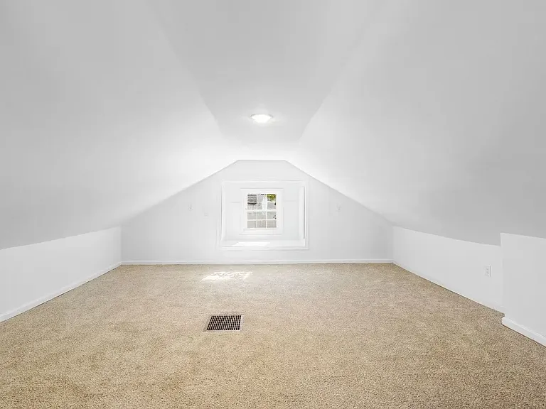 1111 Queen Ann St — Photo 12
