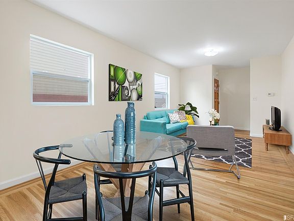 3rd image of 225 Los Olivos Ave