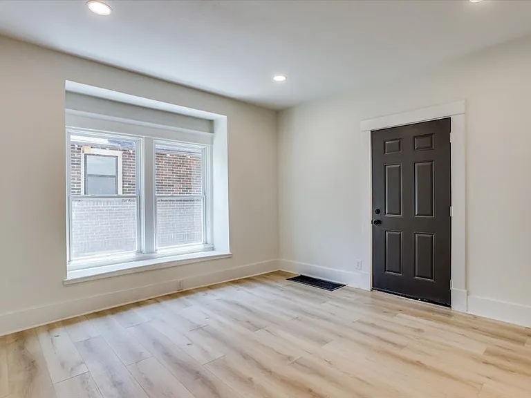 1227 N Lewellen Ave — Photo 14