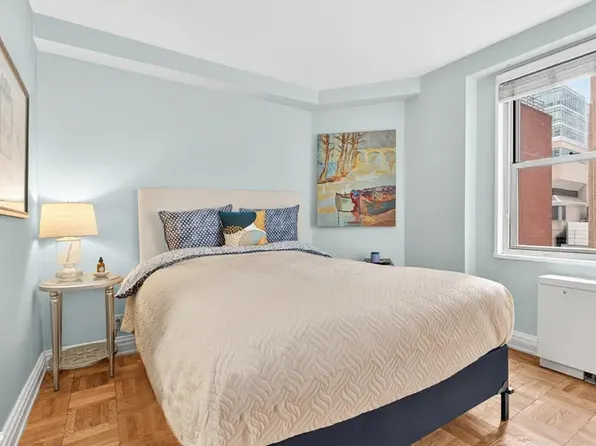 520 East 72nd Street image 6 of 13