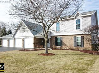 307 N Creekside Trl, McHenry, IL 60050