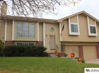11422 Nebraska Cir, Omaha, NE 68164