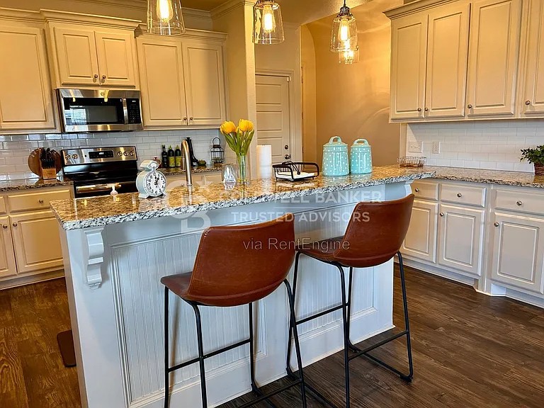 10317 Vernon Dr — Photo 8