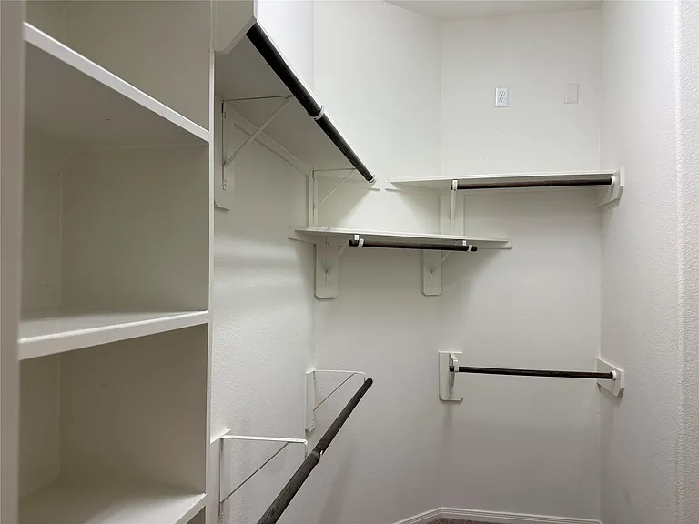 24311 Piazza Dr — Photo 20