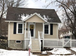 13 Redwood St, Woonsocket, RI 02895