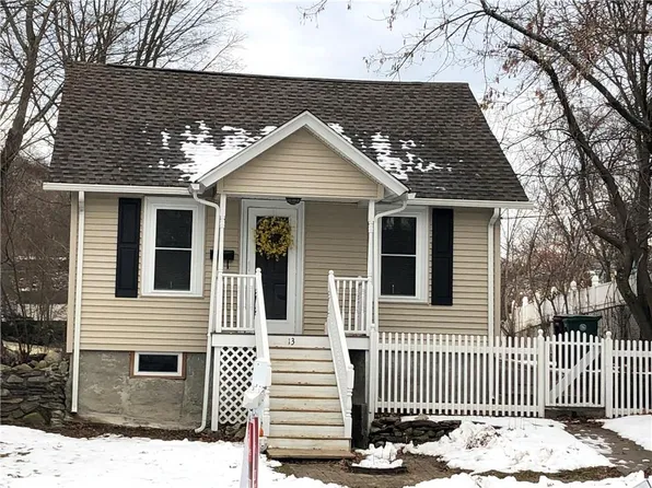 13 Redwood St, Woonsocket, RI 02895