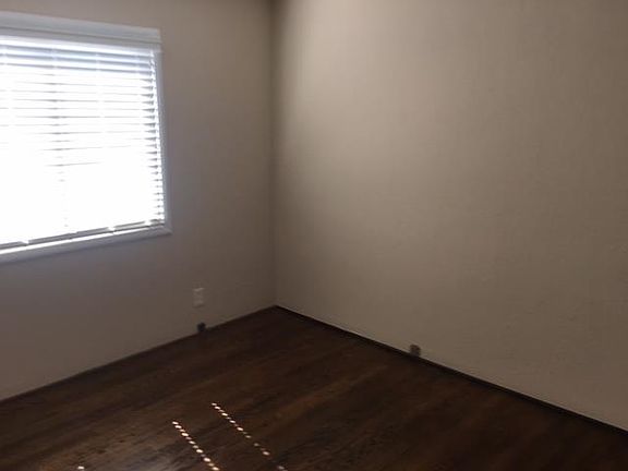 4th image of 750 S Jackson Ave