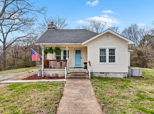 430 W Circle Dr, Rossville, GA 30741