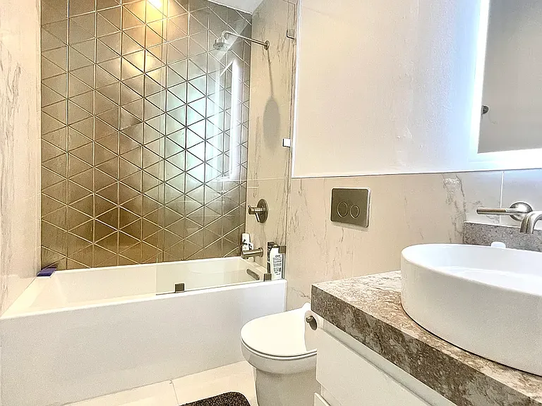 18 Melrose St #3F — Photo 5