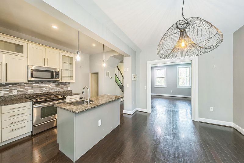 1st image of 723 K St NE