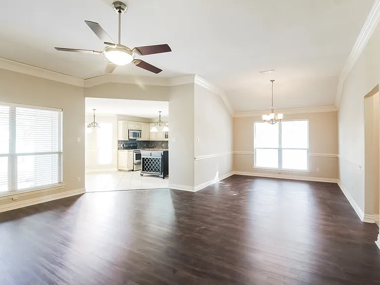 1 Charleston Ct — Photo 4