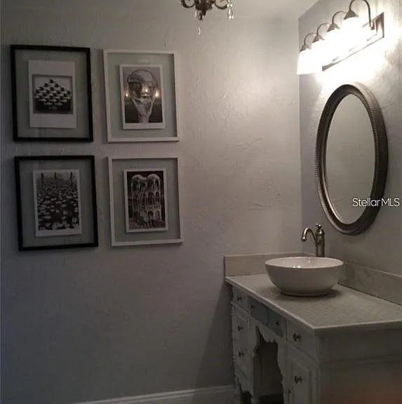 1332 N Fern Creek Ave — Photo 12