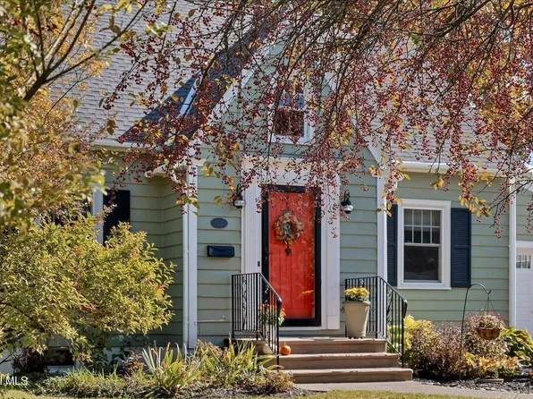 1550 Valencia Road, Niskayuna, NY 12309