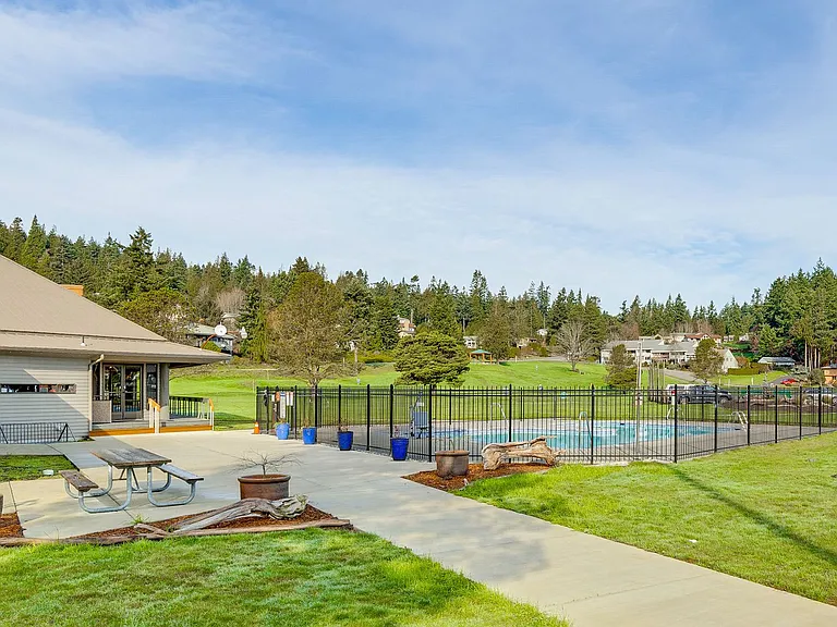 902 Paiute Pl #ID1545806P — Photo 31