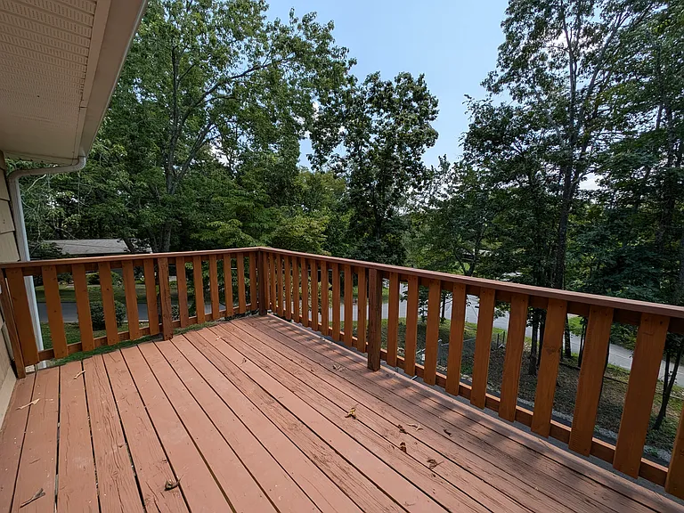 Second story deck