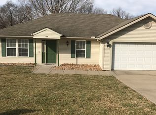 708 Sheridan St, Oak Grove, MO 64075