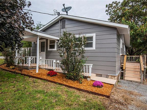 3rd image of 16478 Rainbow Dr