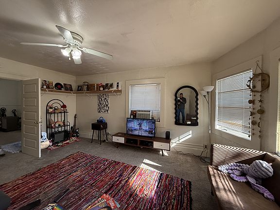 2nd image of 832 W 1st St #11328333