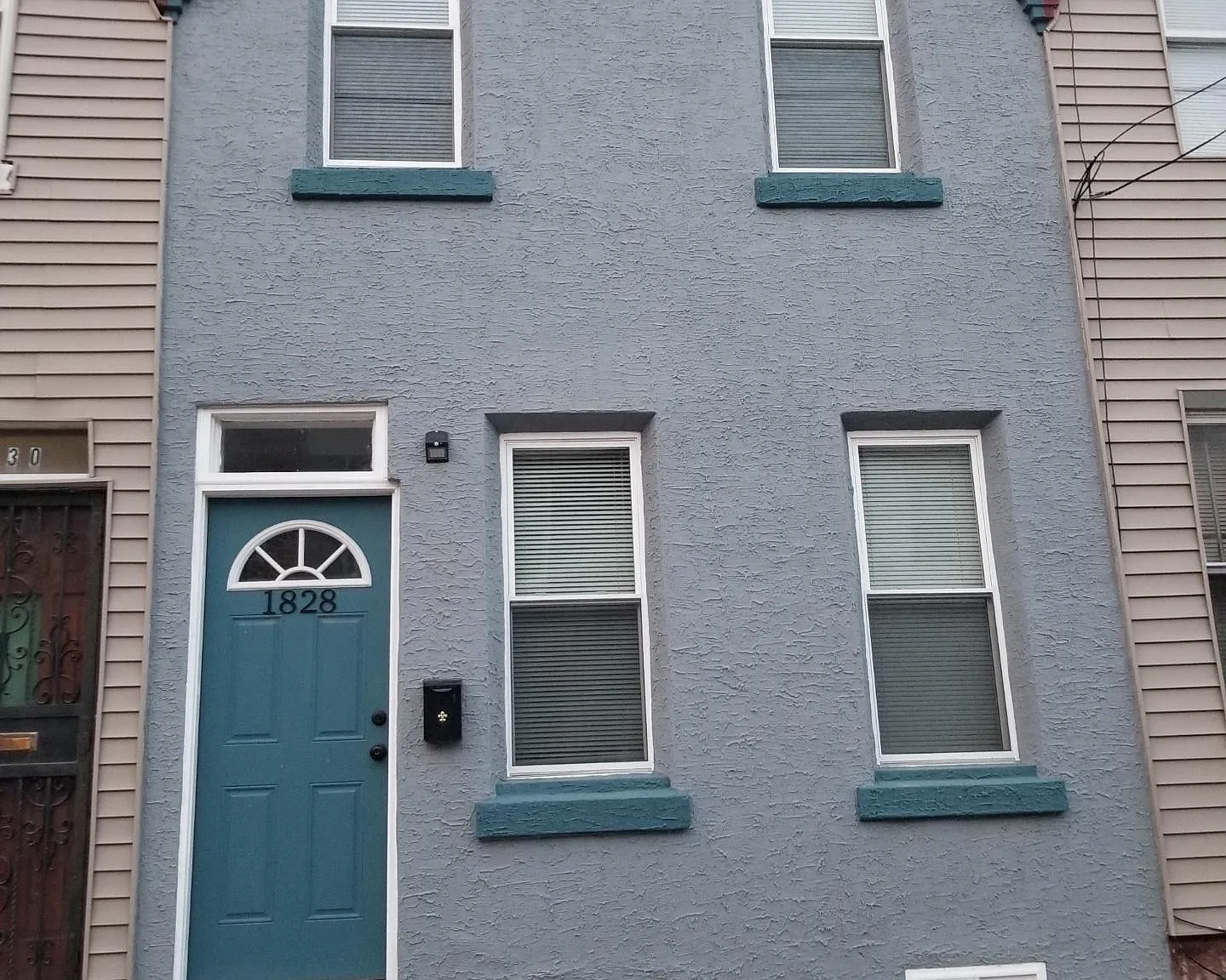 3 bed, 939 sqft, $1,800 — Photo 1