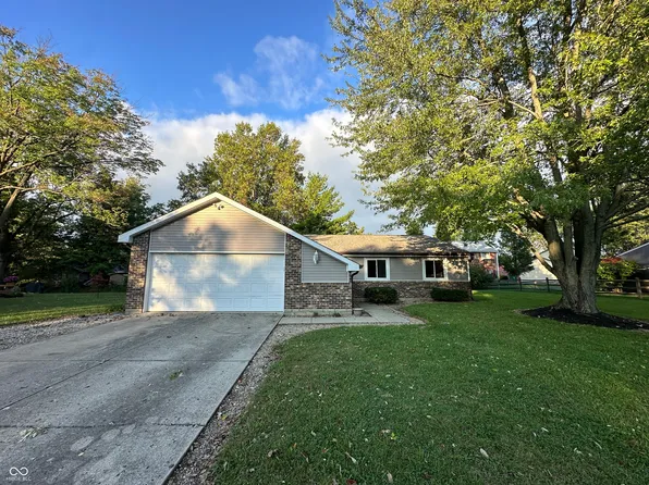 8153 Bison Ct, Indianapolis, IN 46268