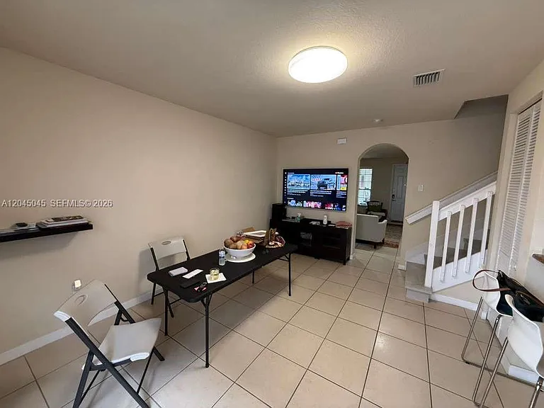 9572 SW 169th Pl #MAIN HOUSE — Photo 5