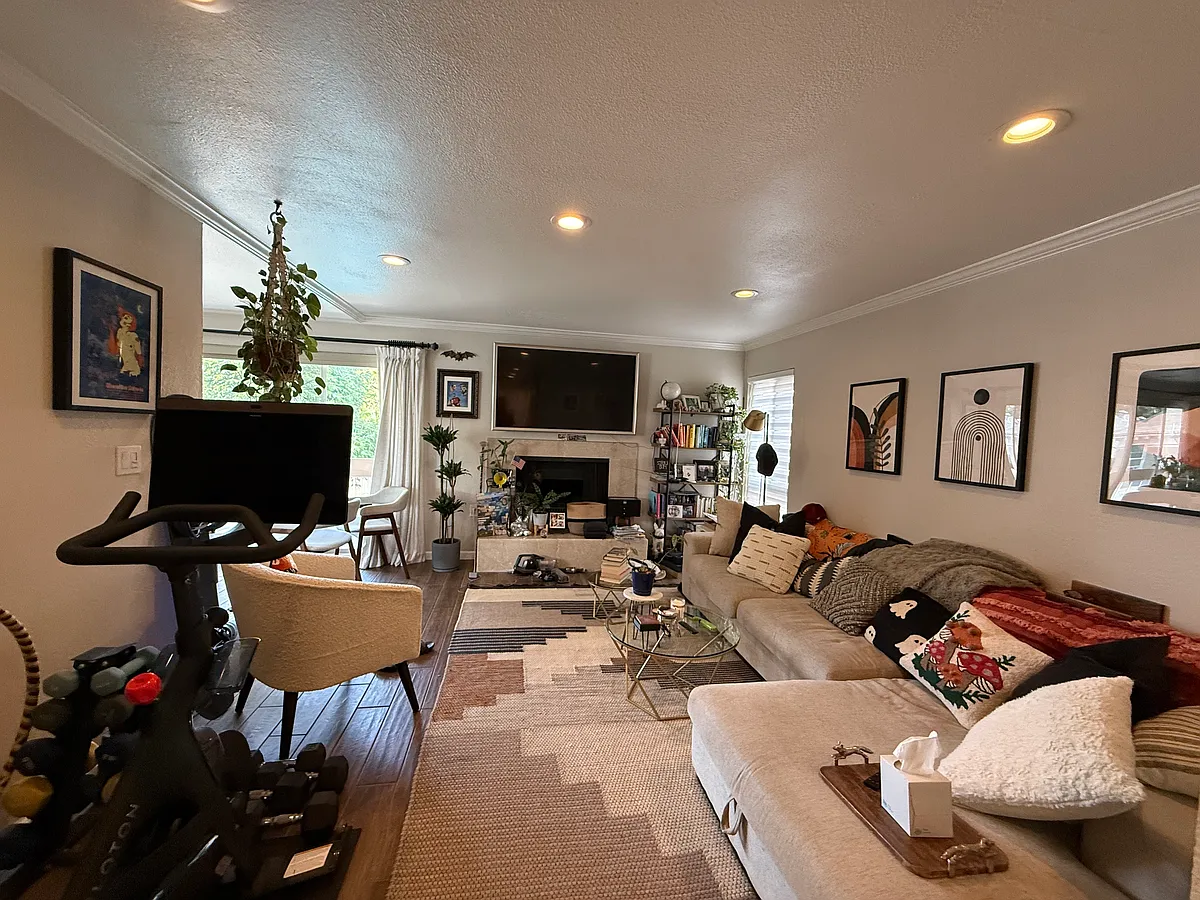 Living room - 55 Fairmount Ave #201