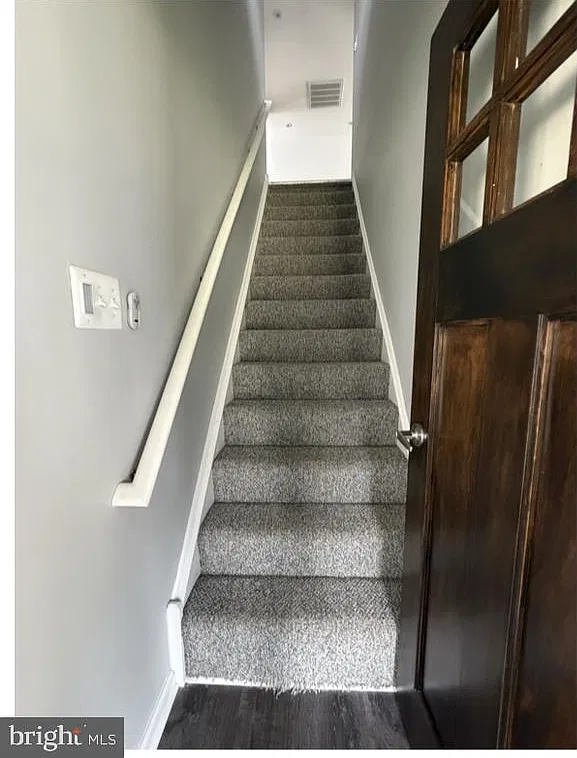 Duplex 2nd Flr — Photo 3
