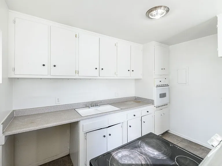 2506 S Rosewood Ave — Photo 14