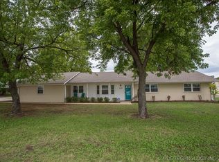 211 E G St, Jenks, OK 74037