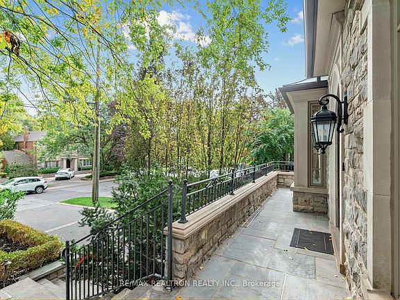 3rd image of 516 Vesta Dr