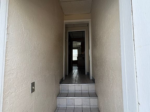 3rd image of 19 Merrick St Floor 2
