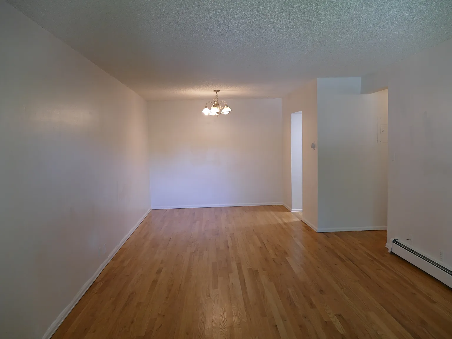 2 bed, 954 sqft, $1,800 — Photo 3