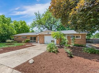 706 N Evanslawn Ave, Aurora, IL