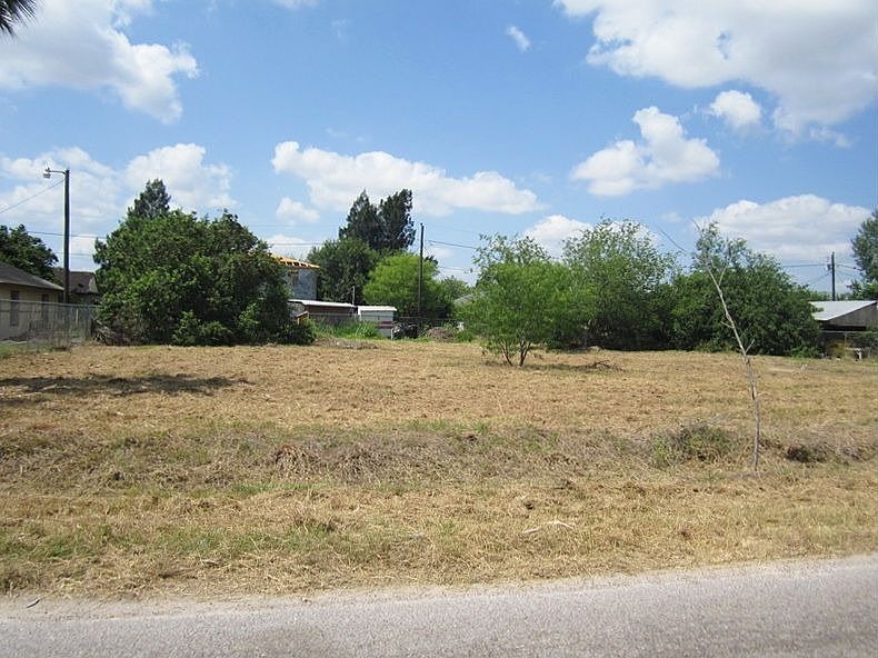 1st image of 3205 Sylvia St