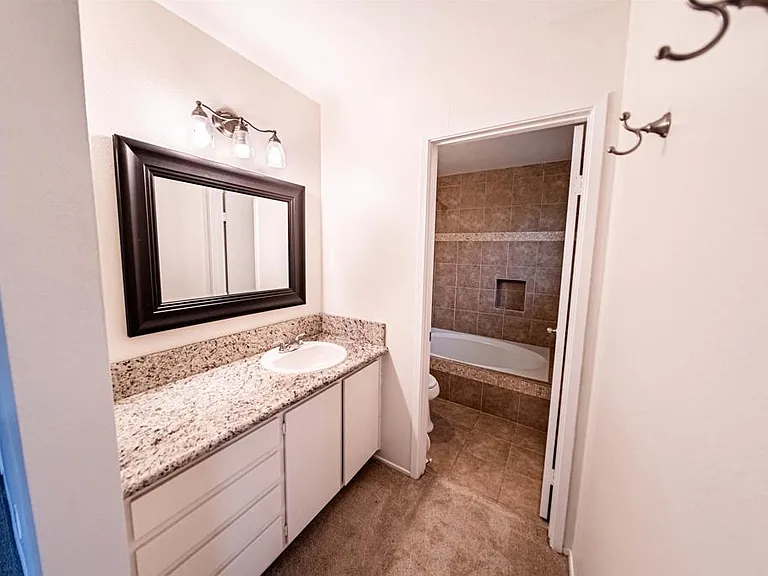 2374 Caringa Way — Photo 6