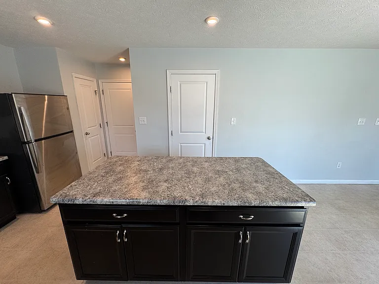 204 Dietz Dr — Photo 10
