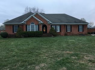 572 Farmer Ln, Bowling Green, KY 42104
