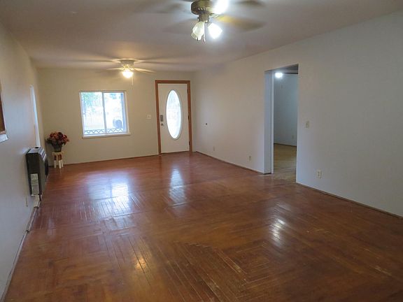 5th image of 211 W Saint Clair St