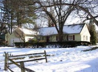 9 W Bayberry Rd, Glenmont, NY 12077