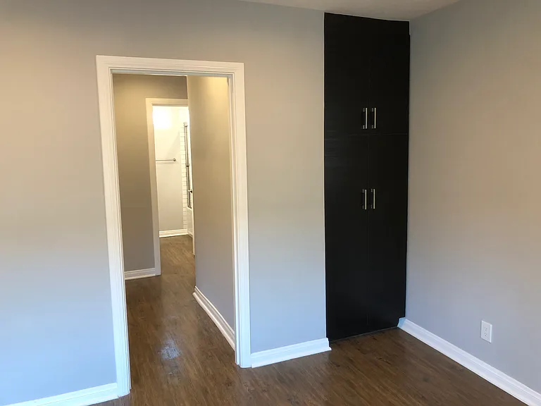 13435 Burbank Blvd #14 — Photo 8