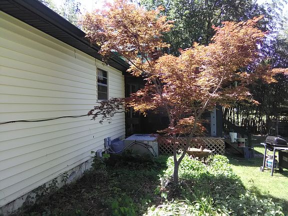 4th image of 2449 Ella Dr SE