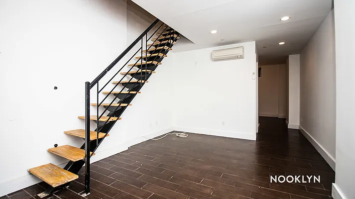 Rented by Nooklyn NYC LLC | media 54