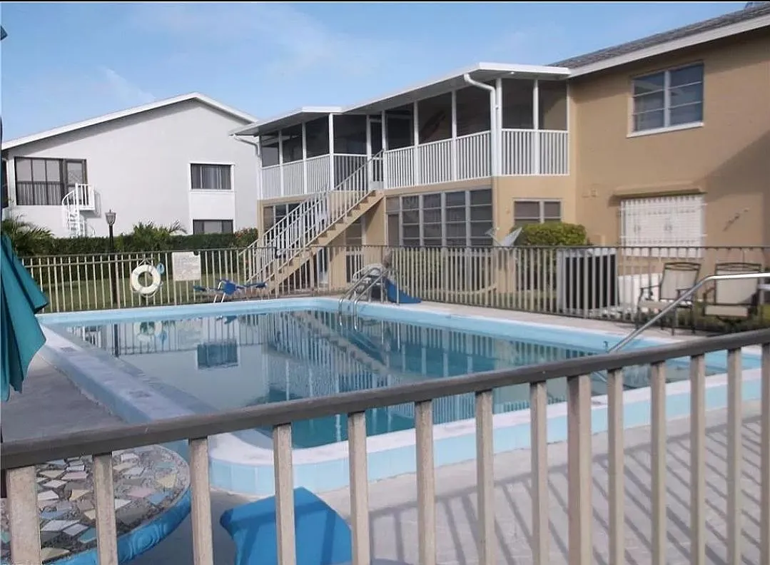 2 bed, $825 — Photo 2