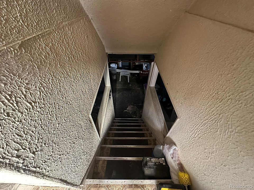2213 Calvin Ave, photo 17