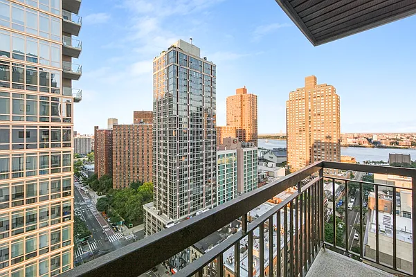 Rented by Stonehenge NYC LLC | media 12