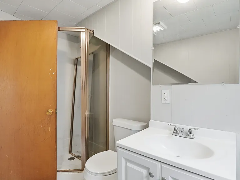 107 Ullman St — Photo 14