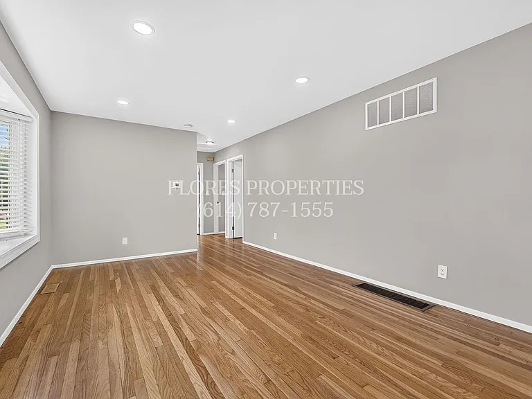 1136 Pauline Ave — Photo 13