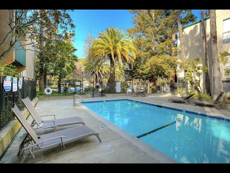 185 Sierra Dr #216 — Photo 29